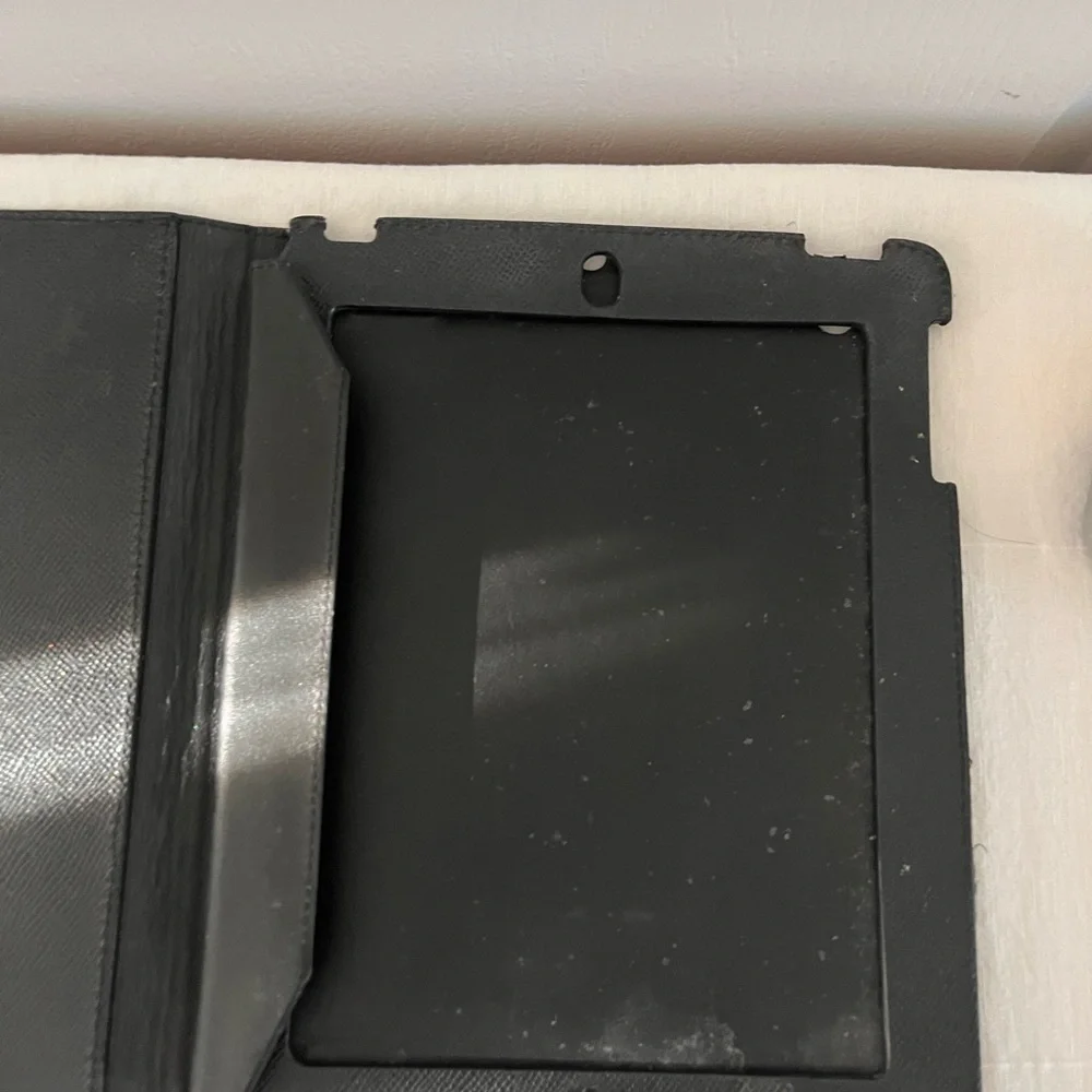 Burberry Black Leather iPad case